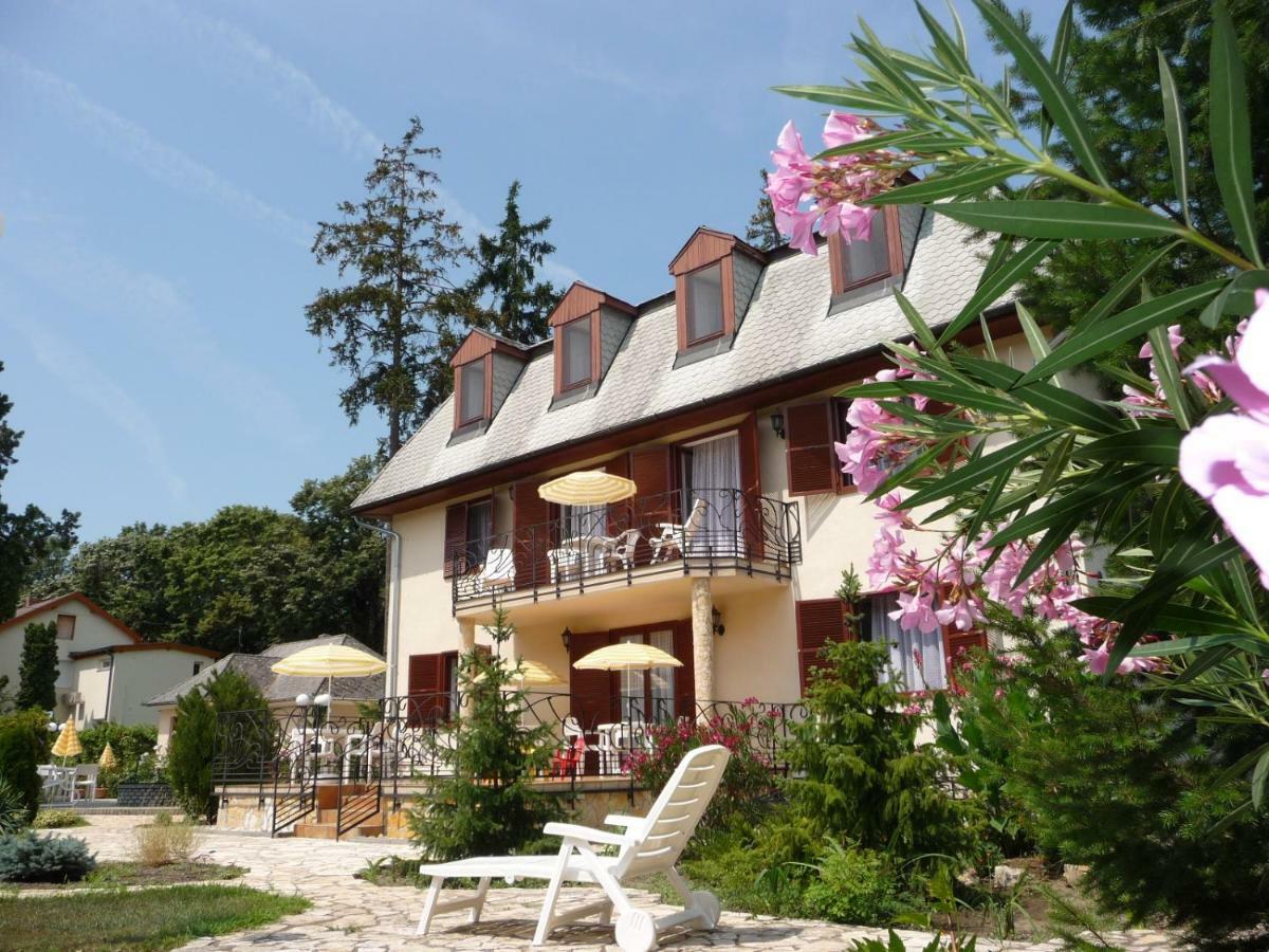 Balaton Art Guesthouse Balatonszárszó Exterior foto